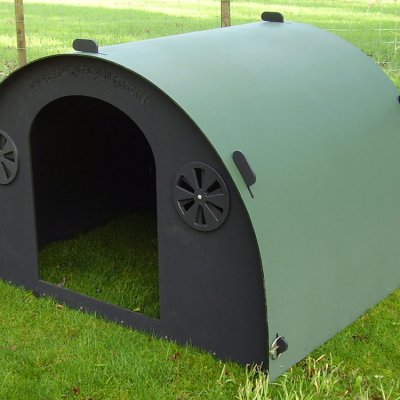 recycled plastic lamb field shelter